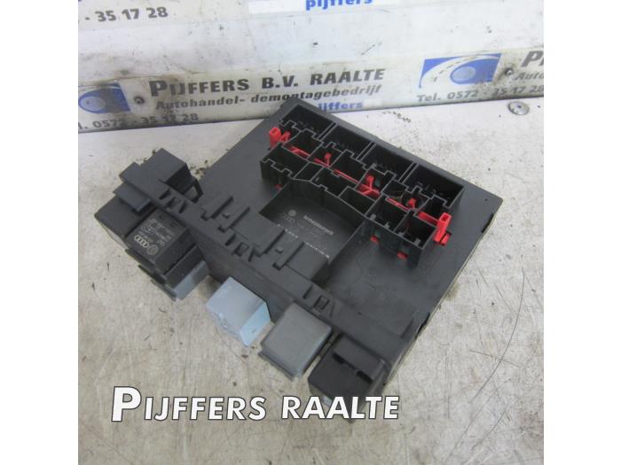 Used On-board computer Skoda Octavia Combi (1Z5) 1.9 TDI Price € 75,00 Margin scheme offered by Pijffers B.V. Raalte