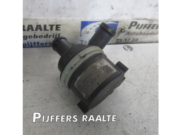 Begagnade Extra vattenpump Opel Corsa D 1.3 CDTi 16V ecoFLEX Pris € 35,00 Marginaltabell erbjuds av Pijffers B.V. Raalte