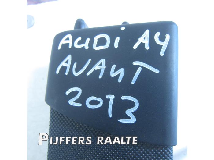 Roleta tylna z Audi A4 Avant (B8) 2.0 TDI 143 16V 2013