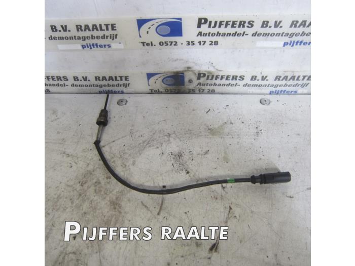 Usagé Sensor température d’échappement Audi A4 Avant (B8) 2.0 TDI 143 16V Prix € 30,00 Règlement à la marge proposé par Pijffers B.V. Raalte