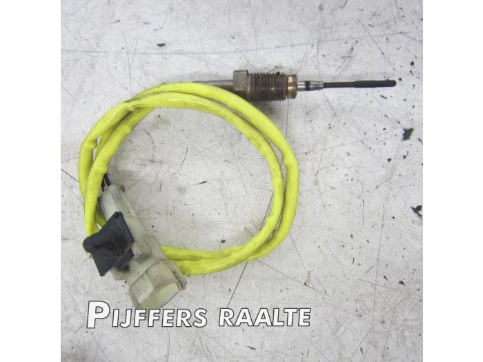 Usagé Sensor température d’échappement Iveco New Daily VI 33S13, 35C13, 35S13 Prix € 20,00 Règlement à la marge proposé par Pijffers B.V. Raalte