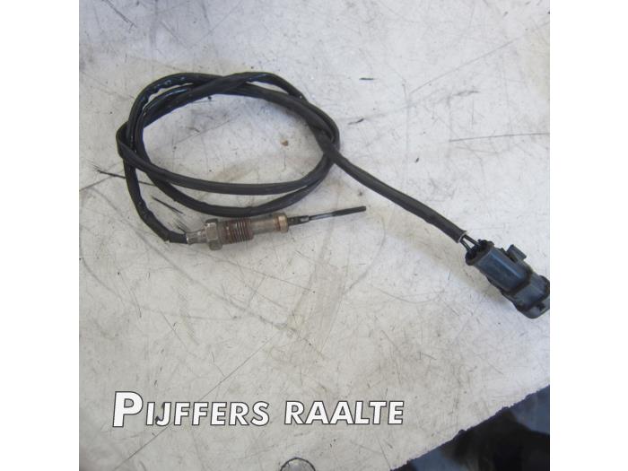 Usagé Sensor température d’échappement Iveco New Daily VI 33S13, 35C13, 35S13 Prix € 25,00 Règlement à la marge proposé par Pijffers B.V. Raalte