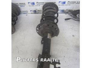 Used Front shock absorber, right Opel Vectra C 2.2 16V Price € 40,00 Margin scheme offered by Pijffers B.V. Raalte