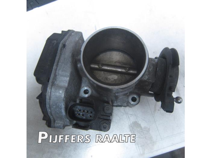 Usagé Boitier papillon Volkswagen Passat Variant (3B5) 1.8 T 20V Prix € 50,00 Règlement à la marge proposé par Pijffers B.V. Raalte
