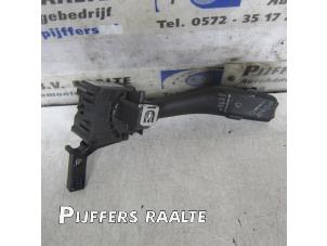 Używane Przelacznik wycieraczki Volkswagen Golf V Variant (1K5) 1.9 TDI Cena € 20,00 Procedura marży oferowane przez Pijffers B.V. Raalte