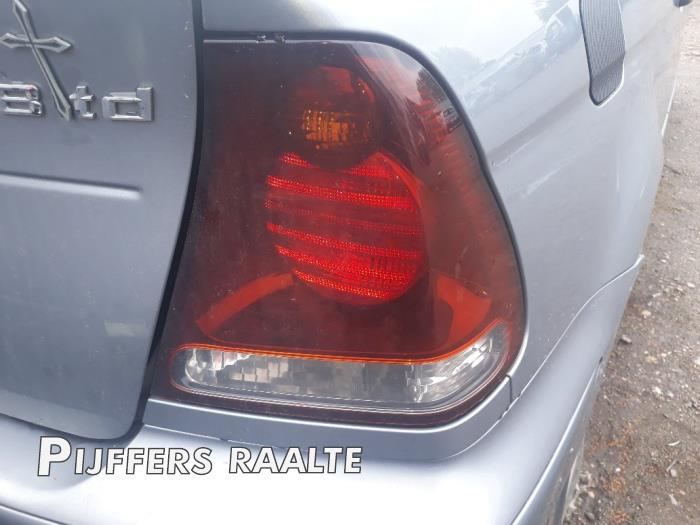 Taillight, right from a BMW 3 serie Compact (E46/5) 318td 16V 2003