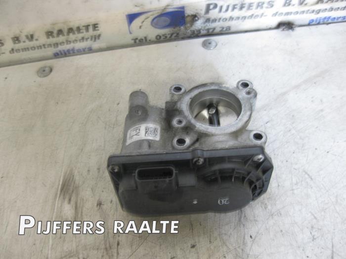Gebrauchte Drosselklappengehäuse Renault Captur I (2R) 0.9 Energy TCE 12V Preis € 50,00 Margenregelung angeboten von Pijffers B.V. Raalte