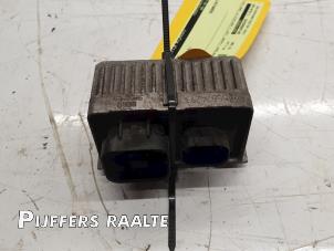 Used Glow plug relay Opel Corsa D 1.3 CDTi 16V ecoFLEX Price € 15,00 Margin scheme offered by Pijffers B.V. Raalte