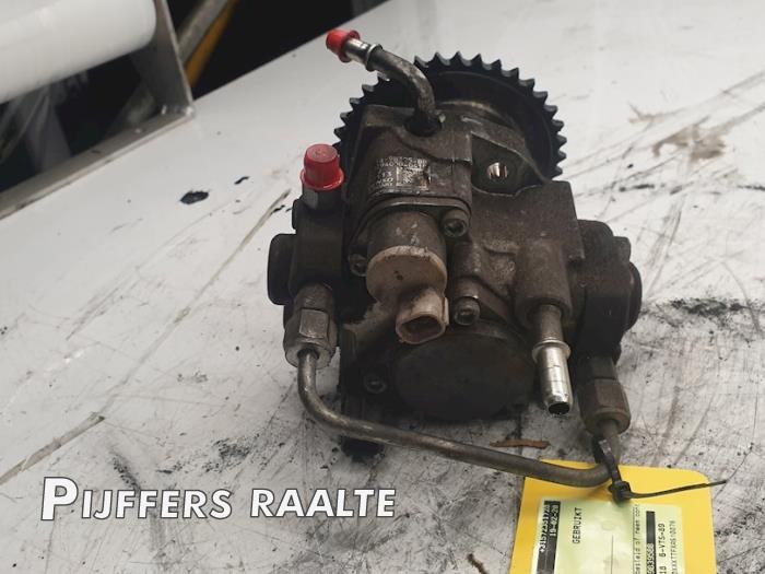 Mechanical fuel pump from a Ford Transit 2.4 TDCi 16V 2010