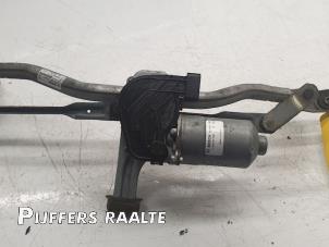 Used Wiper motor + mechanism Opel Vivaro 1.6 CDTI BiTurbo 120 Price € 100,00 Margin scheme offered by Pijffers B.V. Raalte