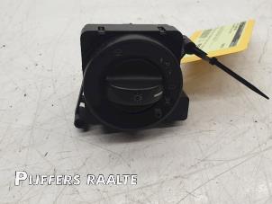 Used Light switch Volkswagen Crafter 2.5 TDI 30/35/50 Price € 15,00 Margin scheme offered by Pijffers B.V. Raalte