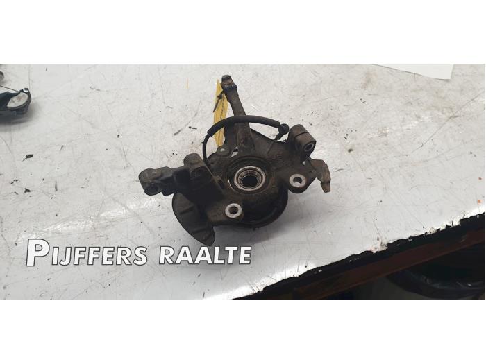 Knuckle, front right from a Fiat Panda (312) 0.9 TwinAir 65 2013