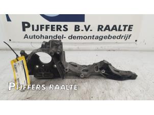 Usagé Support pompe diesel Volkswagen Caddy IV 2.0 TDI 75 Prix € 25,00 Règlement à la marge proposé par Pijffers B.V. Raalte