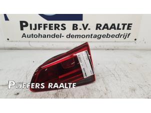 Używane Tylne swiatlo pozycyjne prawe Volkswagen Golf VII (AUA) 1.6 TDI BlueMotion 16V Cena € 20,00 Procedura marży oferowane przez Pijffers B.V. Raalte