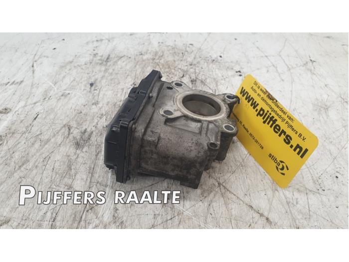Throttle body from a Renault Megane III Grandtour (KZ) 1.4 16V TCe 130 2013