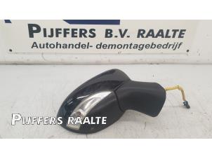 Usagé Rétroviseur droit Renault Captur (2R) 1.2 TCE 16V EDC Prix € 45,00 Règlement à la marge proposé par Pijffers B.V. Raalte