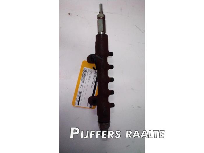Fuel injector nozzle from a Ford Transit Tourneo 2.2 TDCi 16V 2008