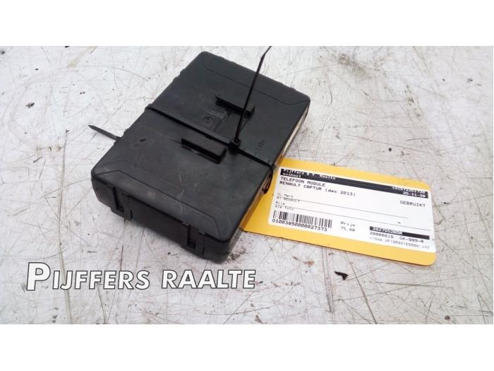 Phone module from a Renault Captur (2R) 1.2 TCE 16V EDC 2013