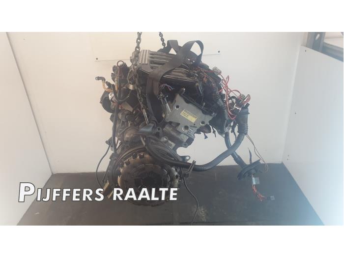 Engine from a BMW 5 serie (E39) 530d 24V 2000