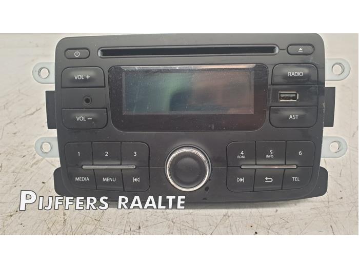 Radio CD player Dacia Duster 1.2 TCE 16V 4x4 281159936R ANATEL