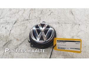 Używane Uchwyt tylnej klapy Volkswagen Golf VII Variant (AUVV) 1.2 TSI 16V Cena € 20,00 Procedura marży oferowane przez Pijffers B.V. Raalte