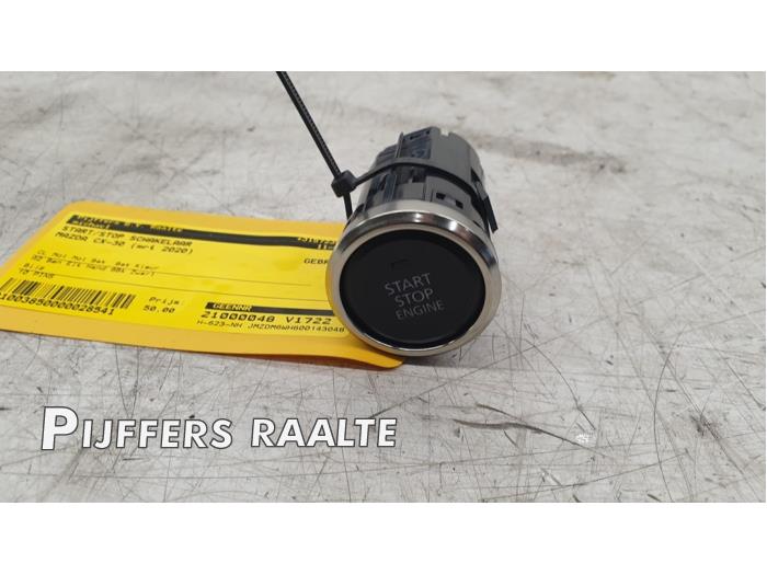 Używane Przelacznik Start/Stop Mazda CX-30 (DM) 2.0 e-SkyActiv-X 181 M Hybrid 16V Cena € 50,00 Procedura marży oferowane przez Pijffers B.V. Raalte