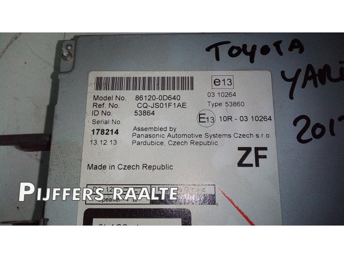 Radio/Lecteur CD d'un Toyota Yaris III (P13) 1.0 12V VVT-i 2012