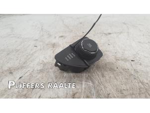 Usagé Interrupteur blocage de différentiel Jeep Compass (MP) 2.0 Multijet II 170 16V 4x4 Prix € 45,00 Règlement à la marge proposé par Pijffers B.V. Raalte