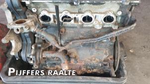 Motor van een Chrysler PT Cruiser 2.0 16V 2002