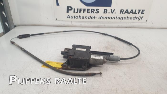 Moteur de frein de stationnement