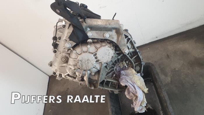 Gearbox from a Volvo S60 II (FS) 2.0 D3 20V 2015