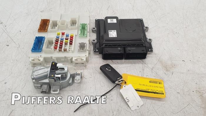 Used Engine management computer Volvo V40 Cross Country (MZ) 1.5 T3 16V Geartronic Price € 350,00 Margin scheme offered by Pijffers B.V. Raalte