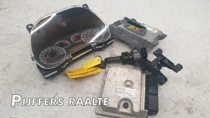 Used Ignition lock + computer Fiat Punto Evo (199) 1.3 JTD Multijet 85 16V Euro 5 Price € 250,00 Margin scheme offered by Pijffers B.V. Raalte