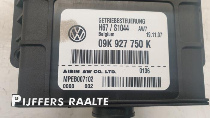 Ordenador de caja automática de un Volkswagen Transporter T5 2.5 TDi PF 2008