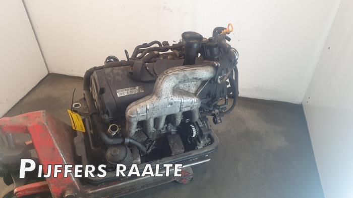 Engine Volkswagen Transporter T5 2.5 TDi PF - BNZ