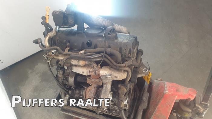 Engine Volkswagen Transporter T5 2.5 TDi PF - BNZ
