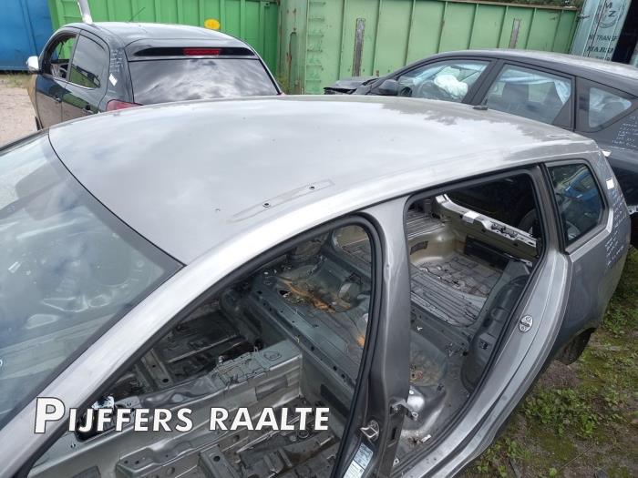 Używane Dach Volkswagen Golf VII Variant (AUVV) 1.2 TSI BlueMotion 16V Cena € 400,00 Procedura marży oferowane przez Pijffers B.V. Raalte