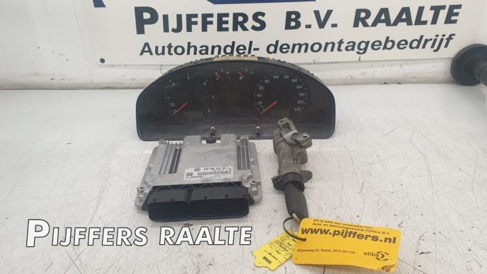 Used Ignition lock + computer Volkswagen Transporter T5 2.5 TDi PF Price € 200,00 Margin scheme offered by Pijffers B.V. Raalte