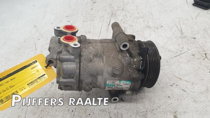 Usagé Compresseur de clim Ford Transit 2.2 TDCi 16V Prix € 120,00 Règlement à la marge proposé par Pijffers B.V. Raalte