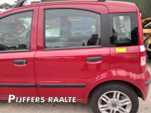 Usagé Porte arrière gauche Fiat Panda (169) 1.2, Classic Prix € 100,00 Règlement à la marge proposé par Pijffers B.V. Raalte