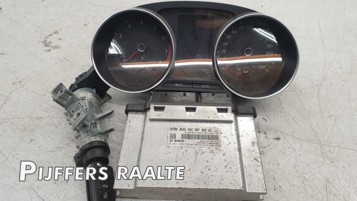 Used Ignition lock + computer Volkswagen Polo V (6R) 1.0 TSI 12V BlueMotion Price € 249,00 Margin scheme offered by Pijffers B.V. Raalte