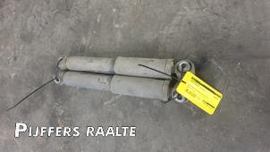 Used Shock absorber kit Renault Master IV (MA/MB/MC/MD/MH/MF/MG/MH) 2.3 dCi 16V Price € 50,00 Margin scheme offered by Pijffers B.V. Raalte
