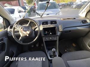 Usagé Rétroviseur extérieur droit Volkswagen Polo V (6R) 1.2 TDI 12V BlueMotion Prix € 35,00 Règlement à la marge proposé par Pijffers B.V. Raalte