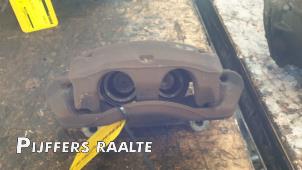 Used Front brake calliper, left Opel Vivaro 2.0 CDTI 16V Price € 30,00 Margin scheme offered by Pijffers B.V. Raalte