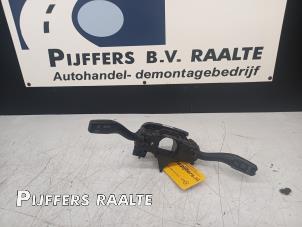 Używane Przelacznik Combi kolumny kierownicy Audi A4 Avant (B6) 2.5 TDI 24V Cena € 30,00 Procedura marży oferowane przez Pijffers B.V. Raalte