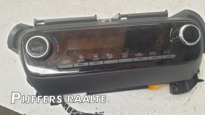 Heater control panel from a Toyota Yaris IV (P21/PA1/PH1) 1.5 12V Hybrid 2021