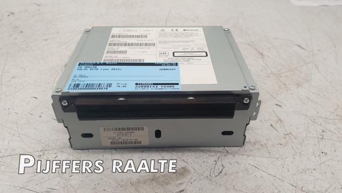 CD player from a Volvo XC70 (BZ) 2.0 D3 20V 2012