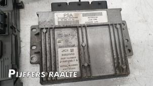 Ignition lock + computer from a Citroën Xsara Picasso (CH) 1.8 16V 2005