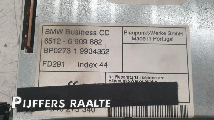 Radio CD Spieler van een BMW 3 serie Touring (E46/3) 320i 24V 2000