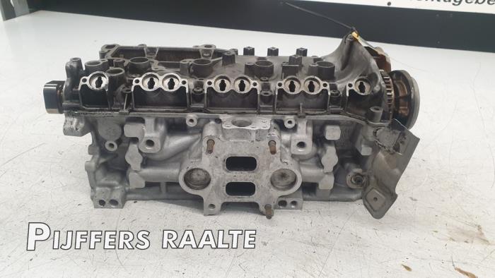 Cylinder head from a Volkswagen Golf VII (AUA) 2.0 GTI 16V Performance Package 2014